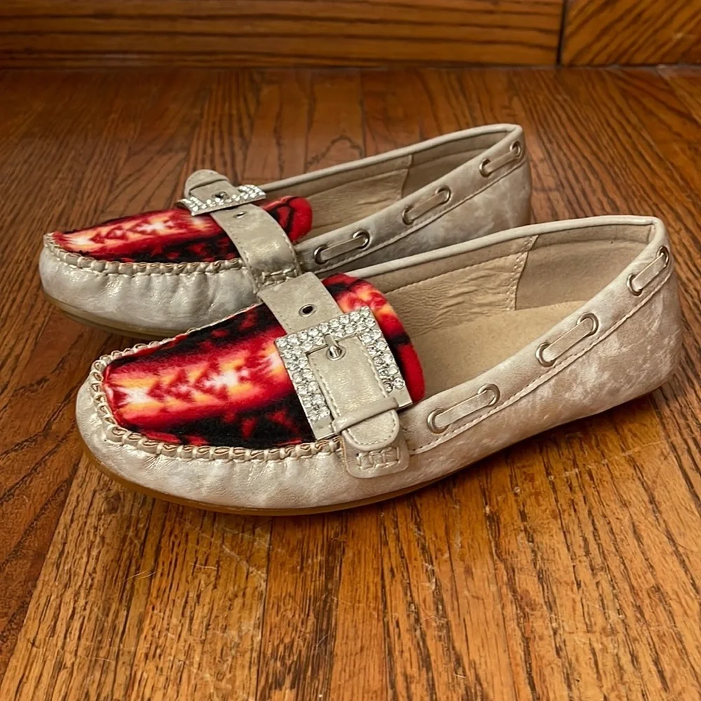 Nature Breeze Beige Southwestern Bling Buckle Flat Loafer Shoes Size 7